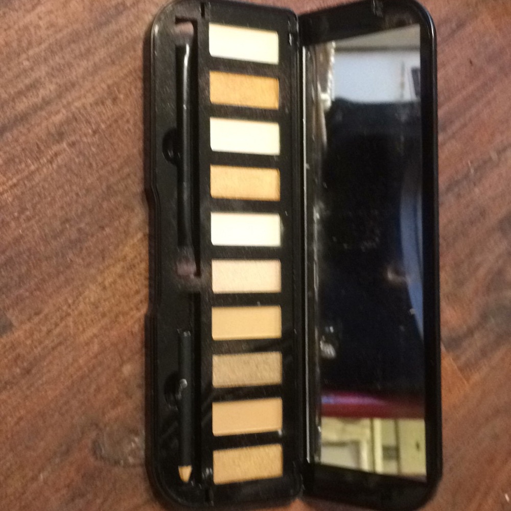 Make me over essentials - Picture 2 of 2